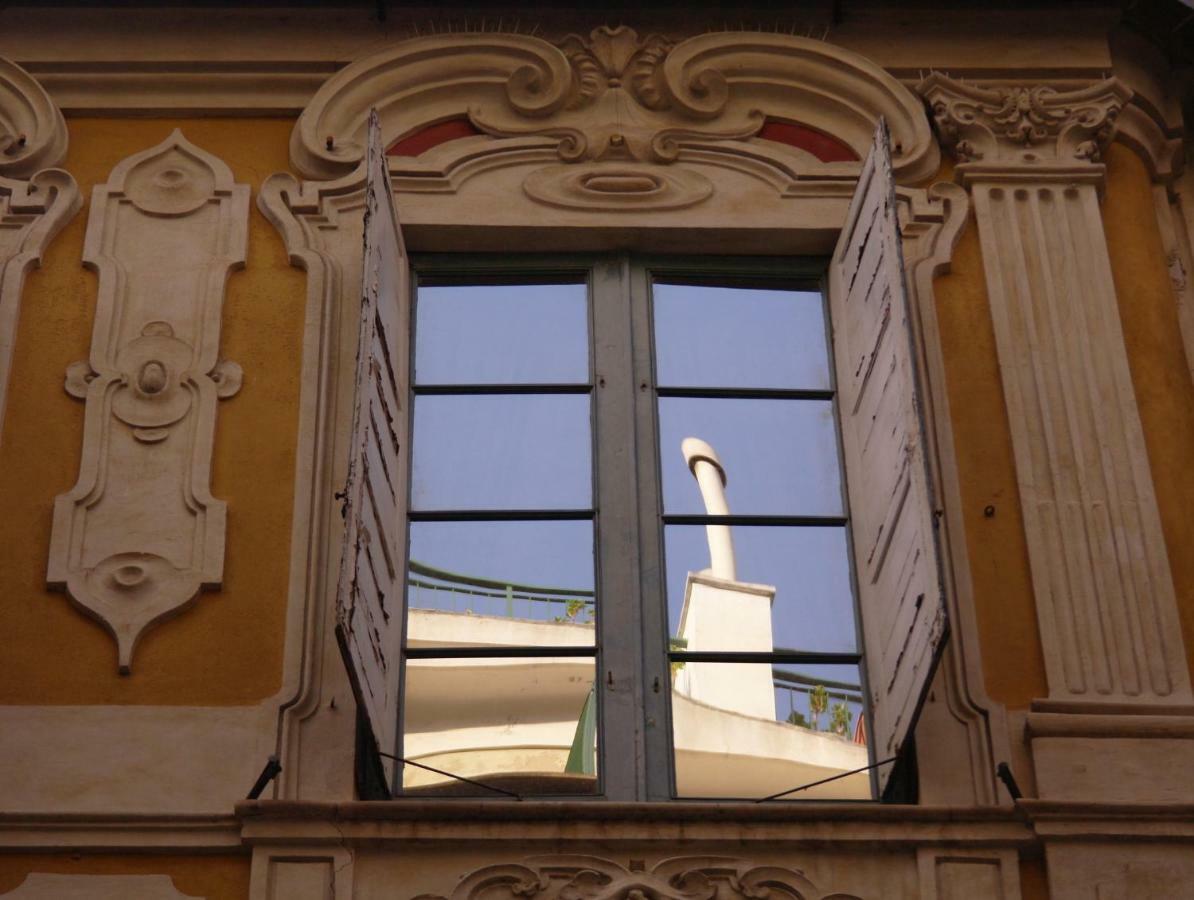 Dietro Il Teatro Modena Genoa Exterior photo