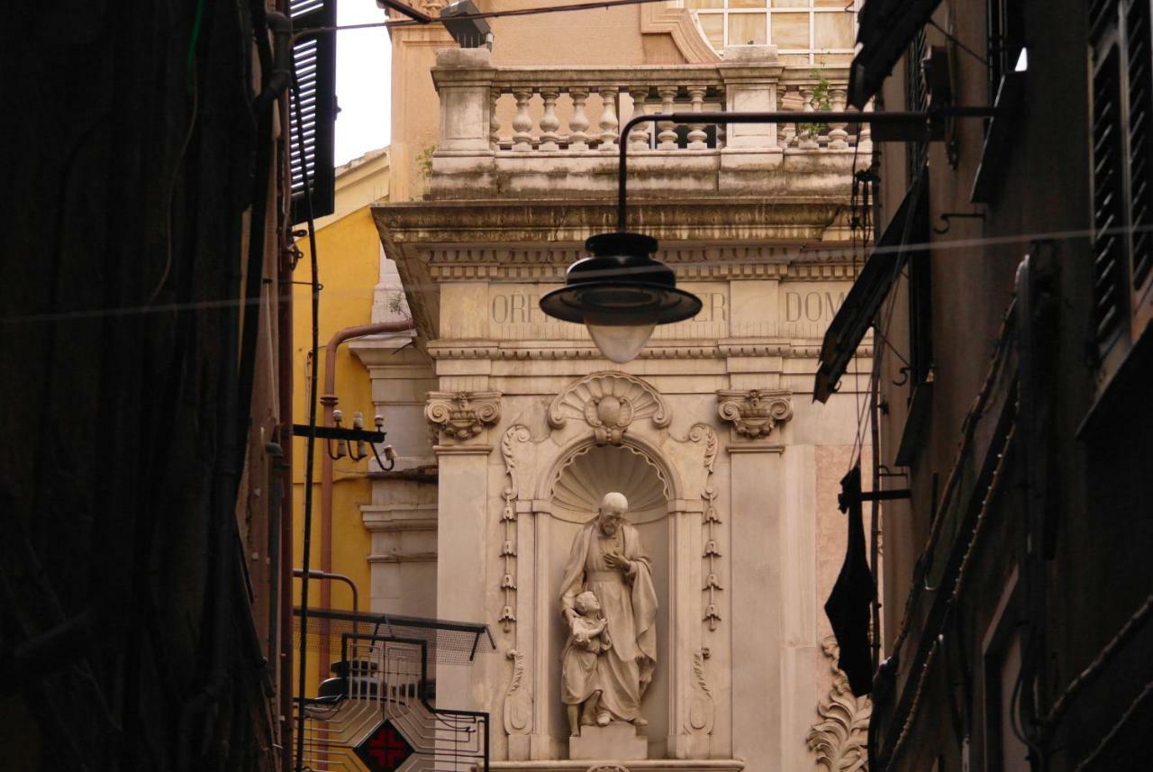 Dietro Il Teatro Modena Genoa Exterior photo