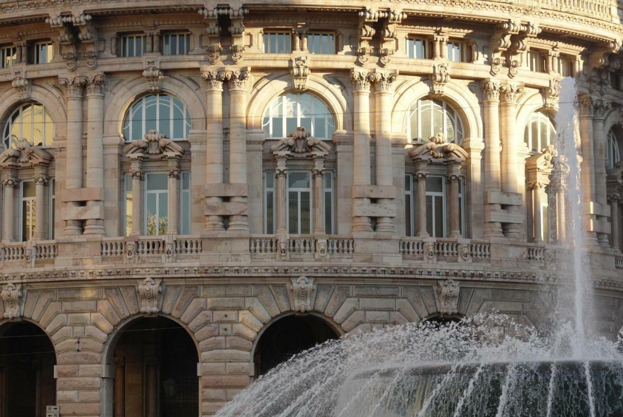 Dietro Il Teatro Modena Genoa Exterior photo