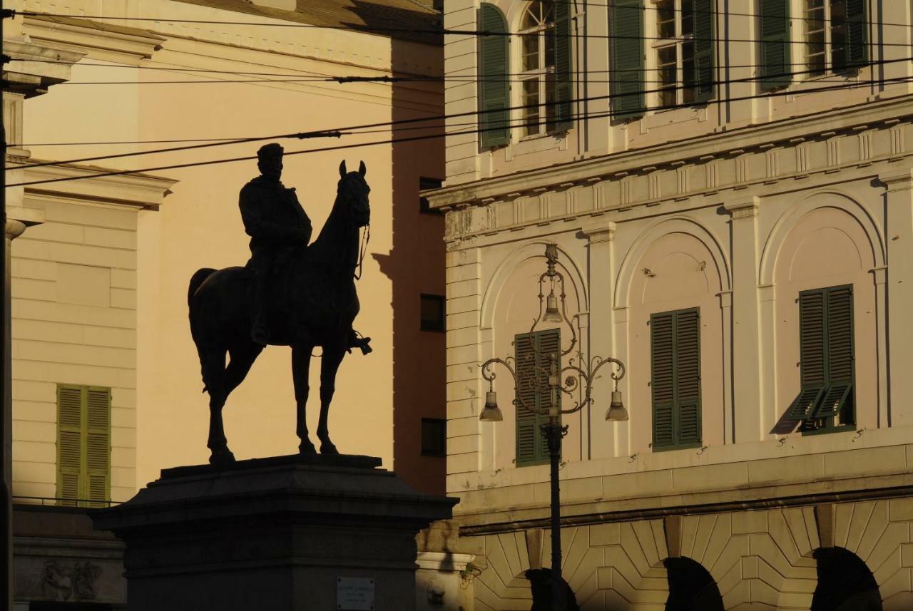 Dietro Il Teatro Modena Genoa Exterior photo